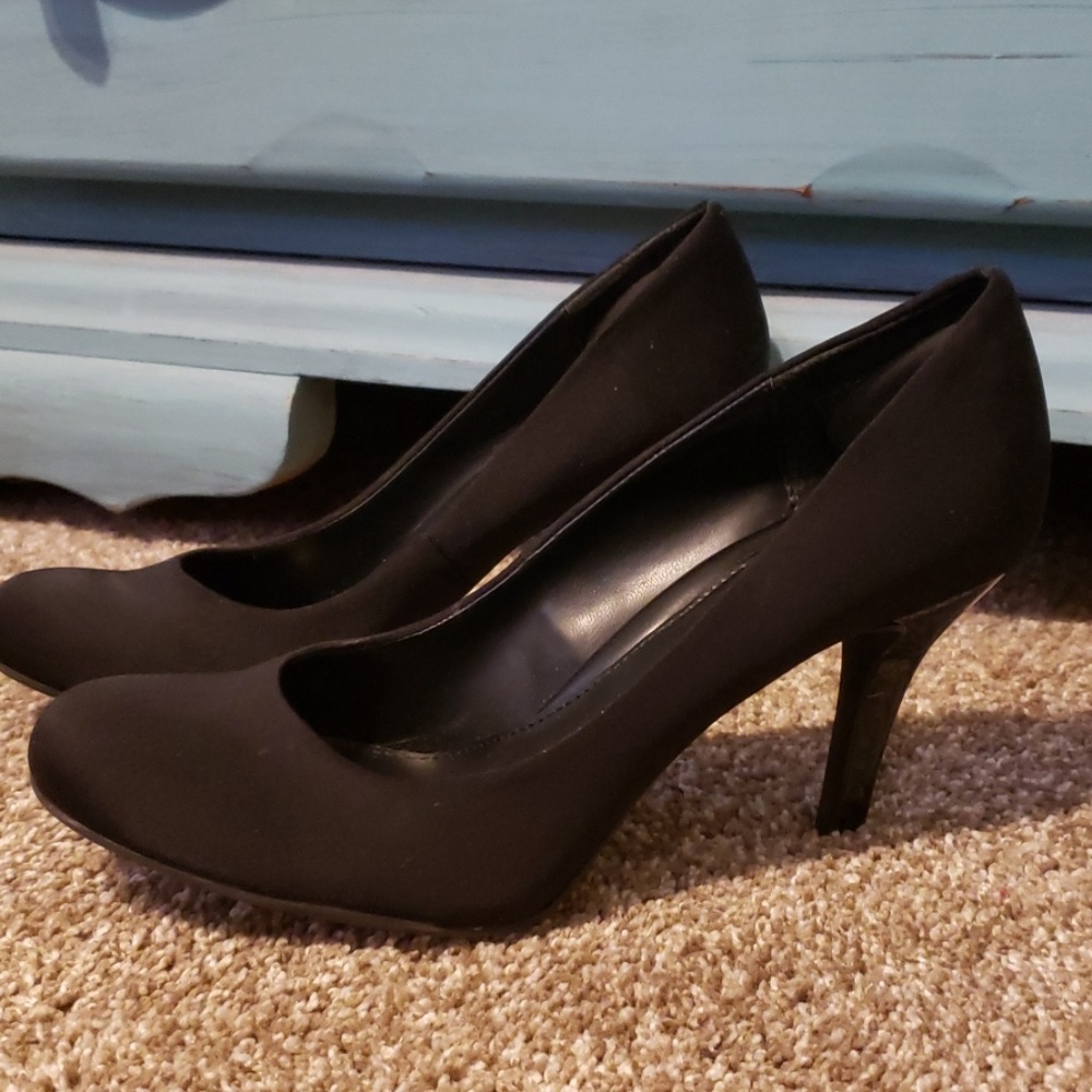 Black Ana Heels